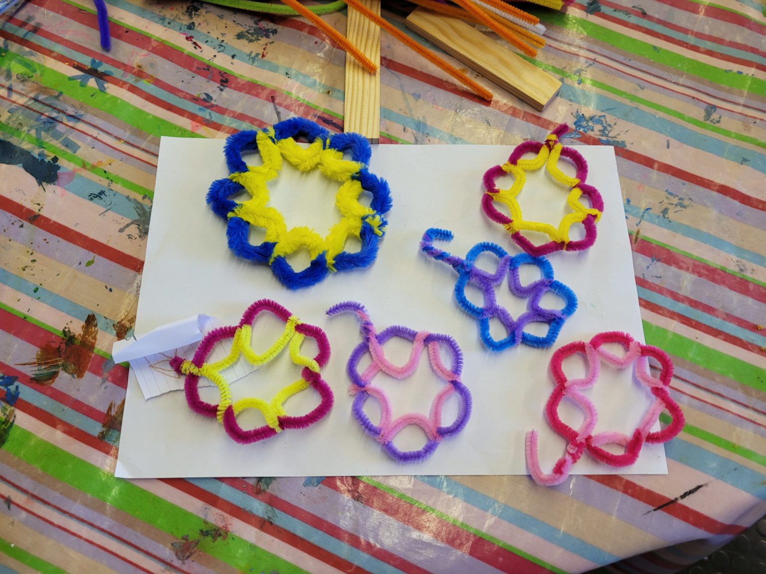 Weihnachtsbasteln in der ersten Klasse (GBS Müssenredder) - Hort Tigerente