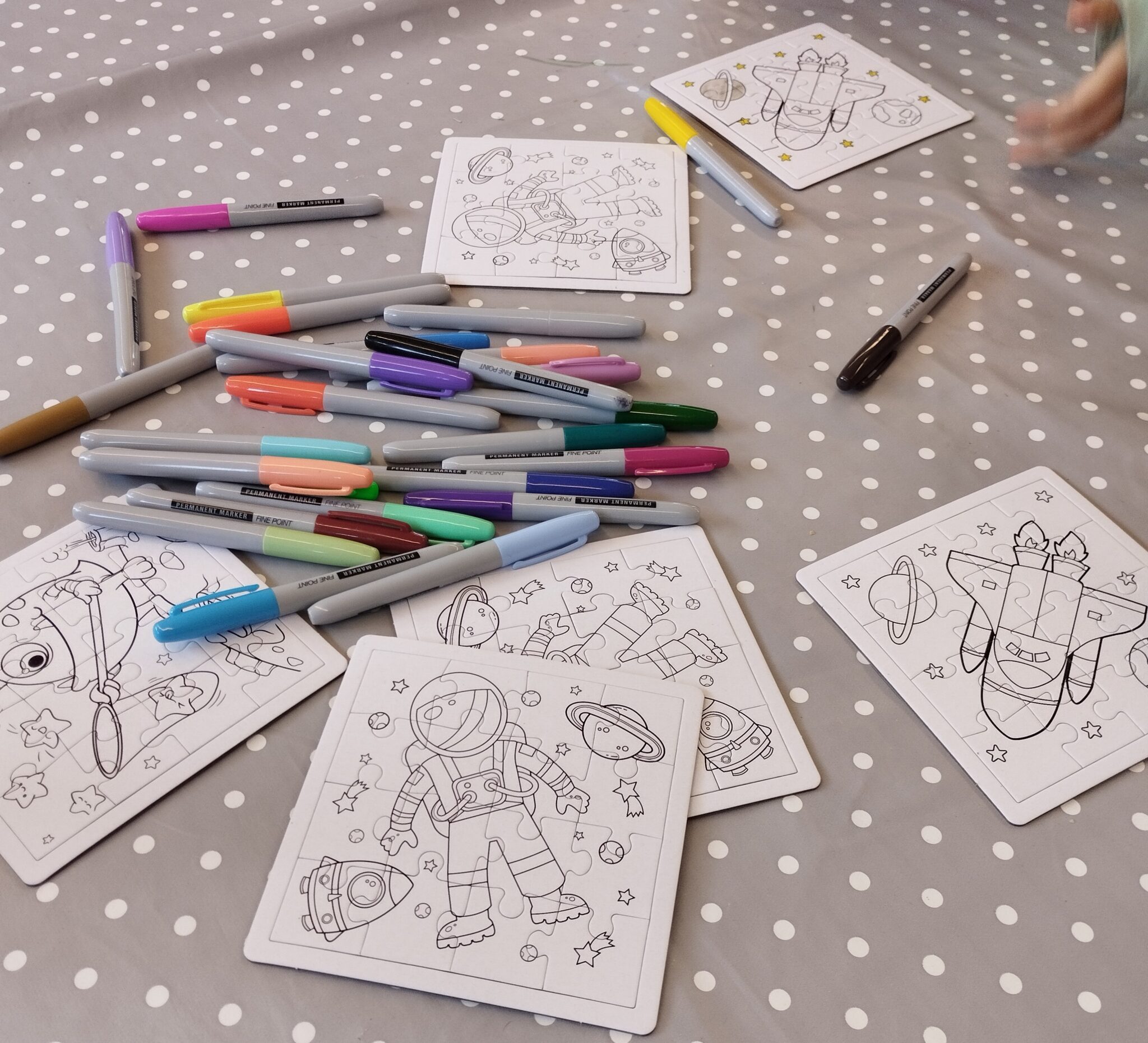  Ferienangebot: Puzzle bemalen - Hort Tigerente 